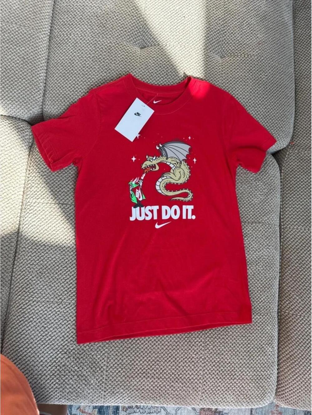 Nike Sportswear Kids Boxy Wizard Dragon Boxy Red T-Shirt M